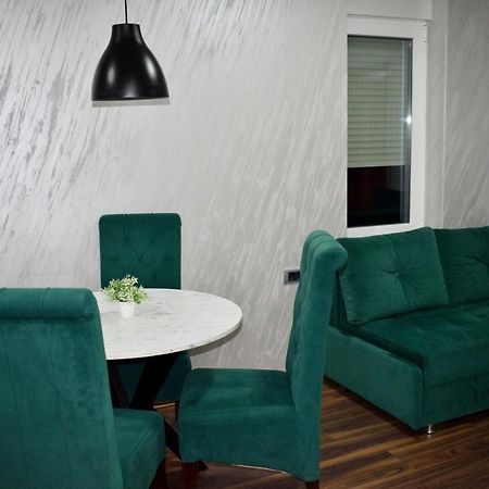 Pink House Apartments Jagodina Εξωτερικό φωτογραφία