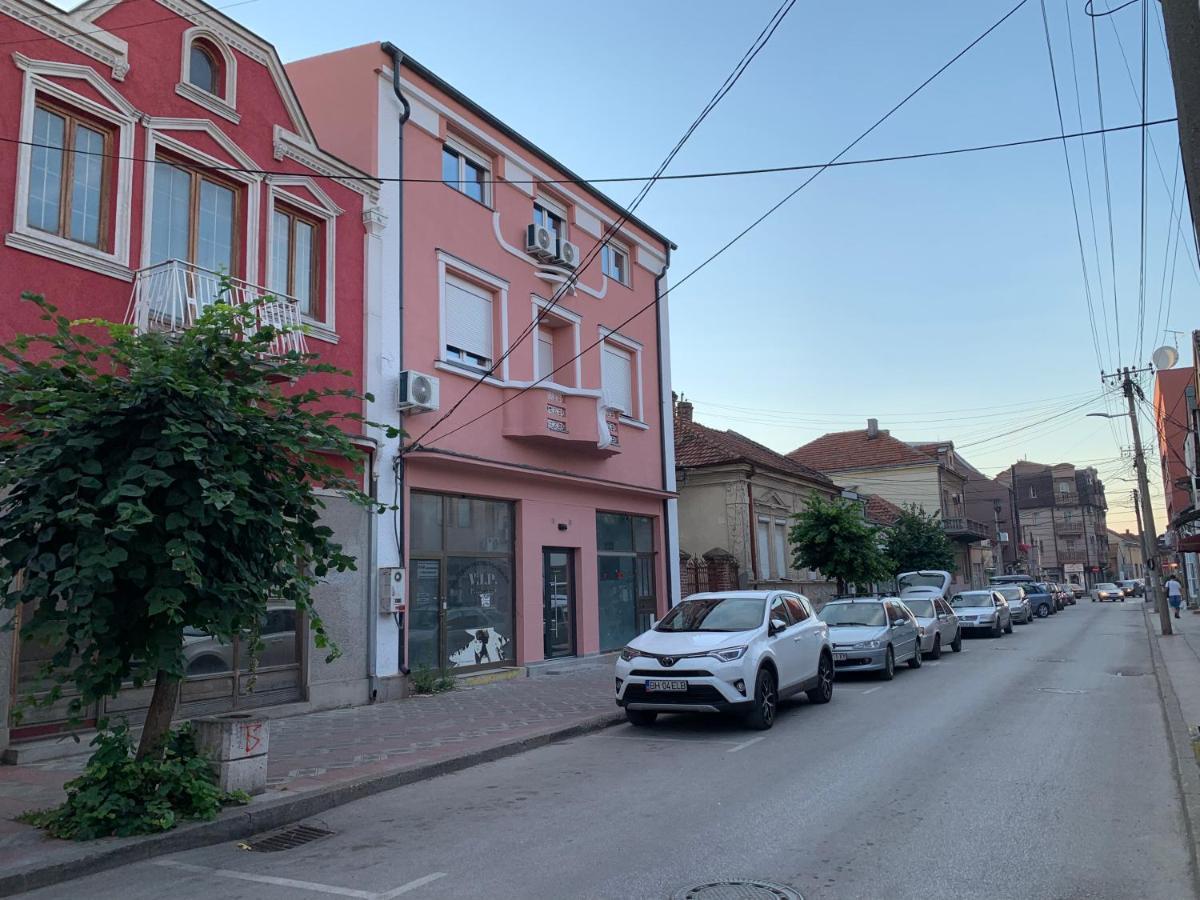 Pink House Apartments Jagodina Εξωτερικό φωτογραφία