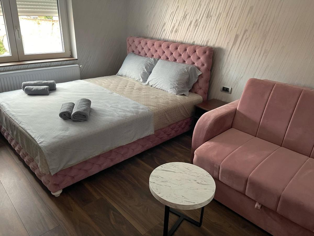Pink House Apartments Jagodina Εξωτερικό φωτογραφία