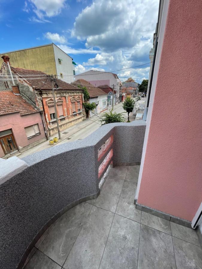 Pink House Apartments Jagodina Εξωτερικό φωτογραφία