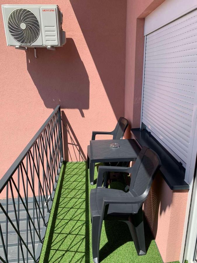 Pink House Apartments Jagodina Εξωτερικό φωτογραφία