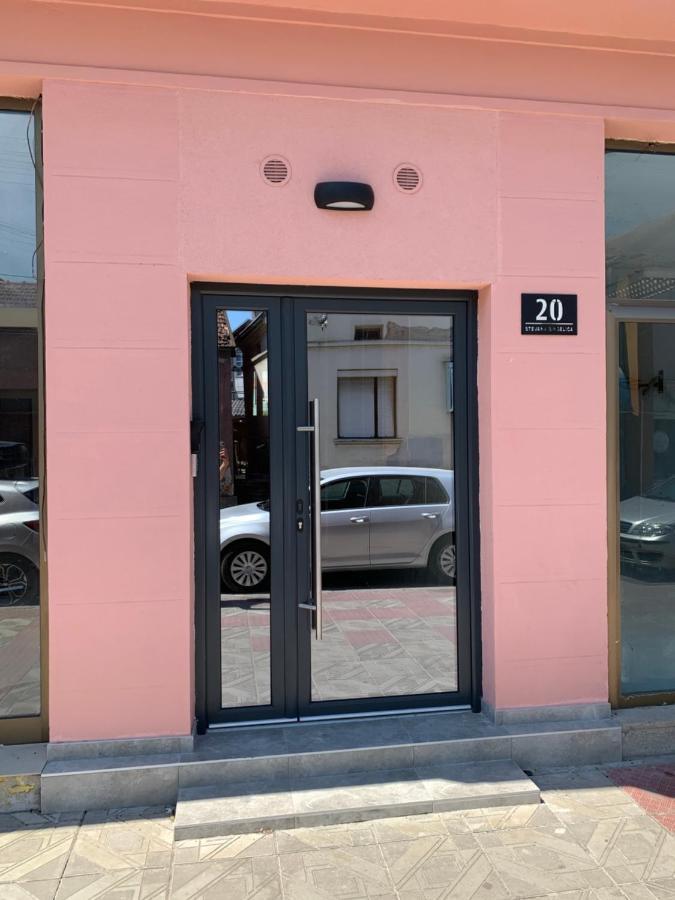 Pink House Apartments Jagodina Εξωτερικό φωτογραφία